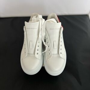 Alexander McQueen Oversized Sneakers
White and Red
Size 37